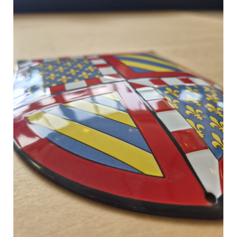 Blason de Bourgogne émaillé : détail des bandes jaunes et bleues et des fleurs de lys, émail brillant