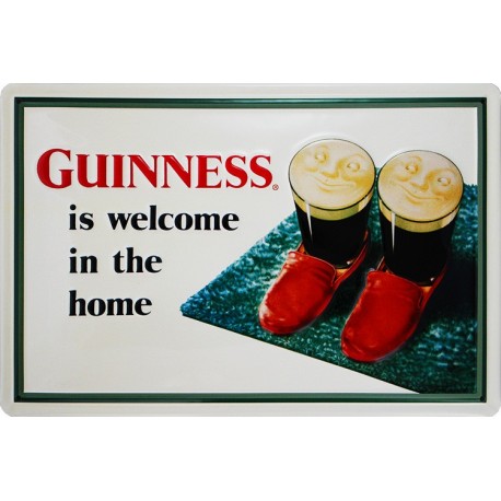 Plaque métal publicitaire 20x30cm bombée en relief : Guinness is welcome in the home.